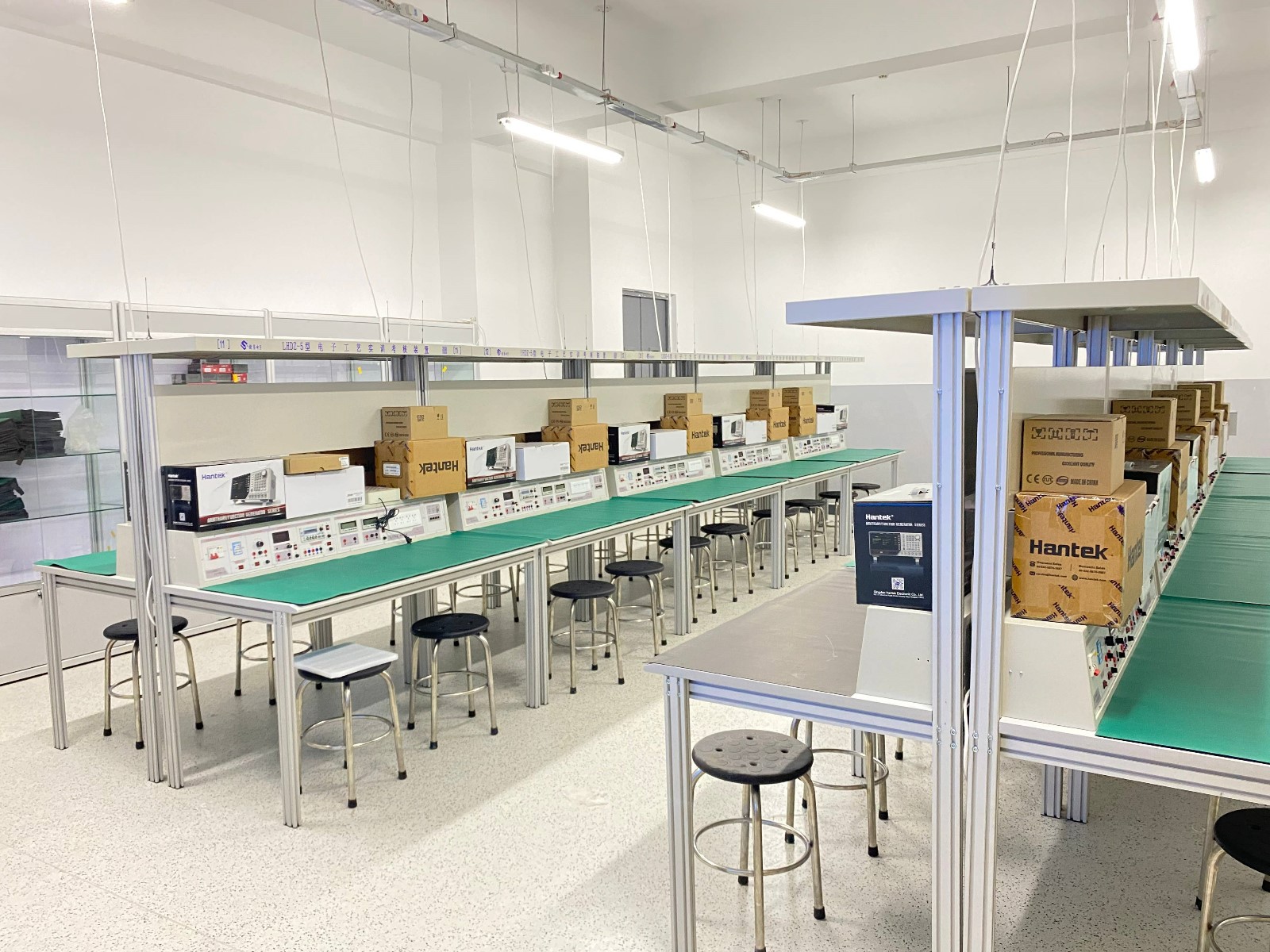 張家口學院物聯網創新、電子工藝實驗室交付